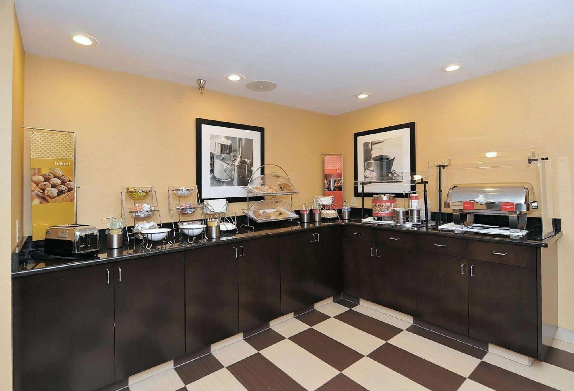 Hampton Inn Eden Luaran gambar