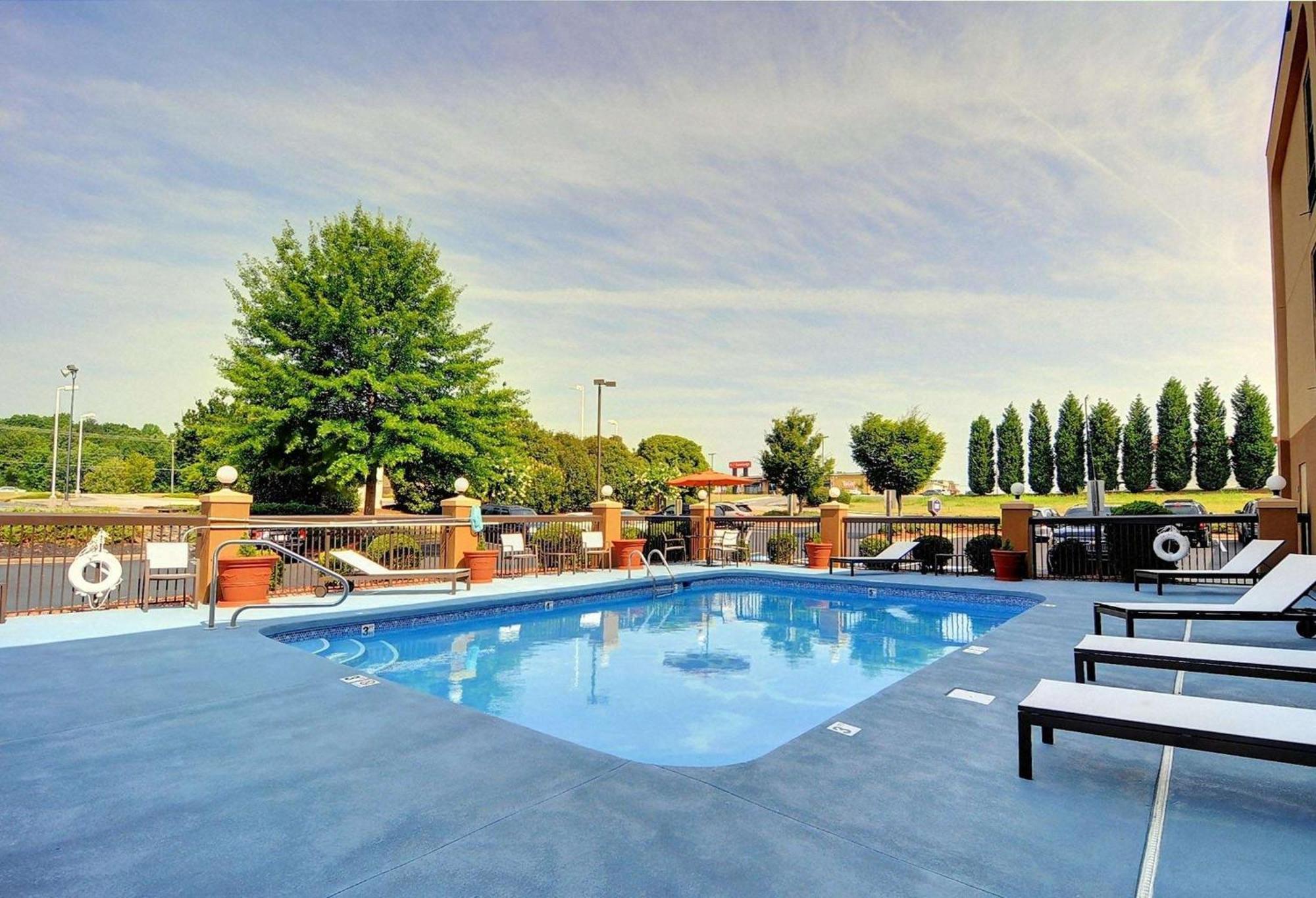 Hampton Inn Eden Luaran gambar